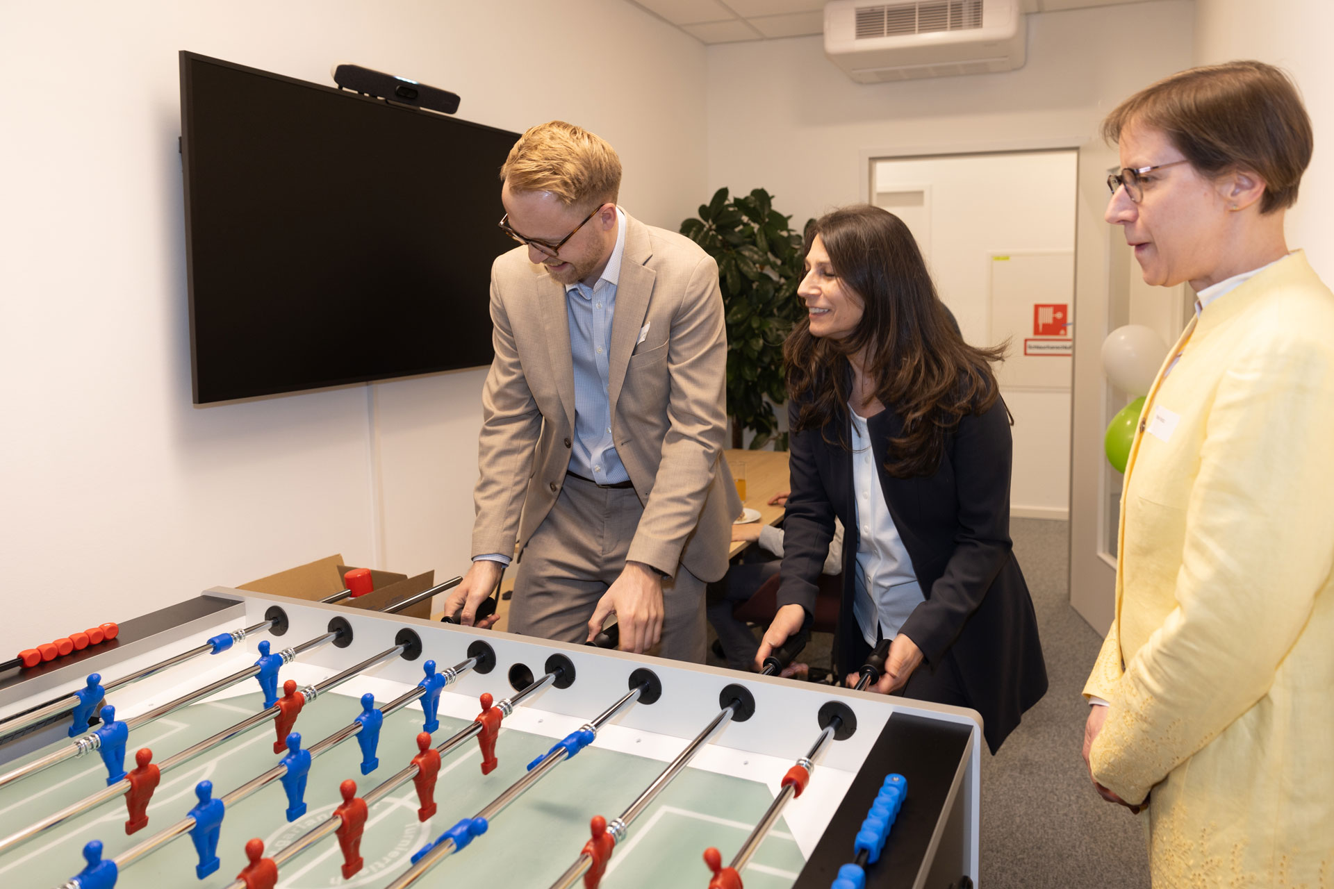 Kickerspiel im neuen Bürogebäude der Grünenthal Österreich GmbH