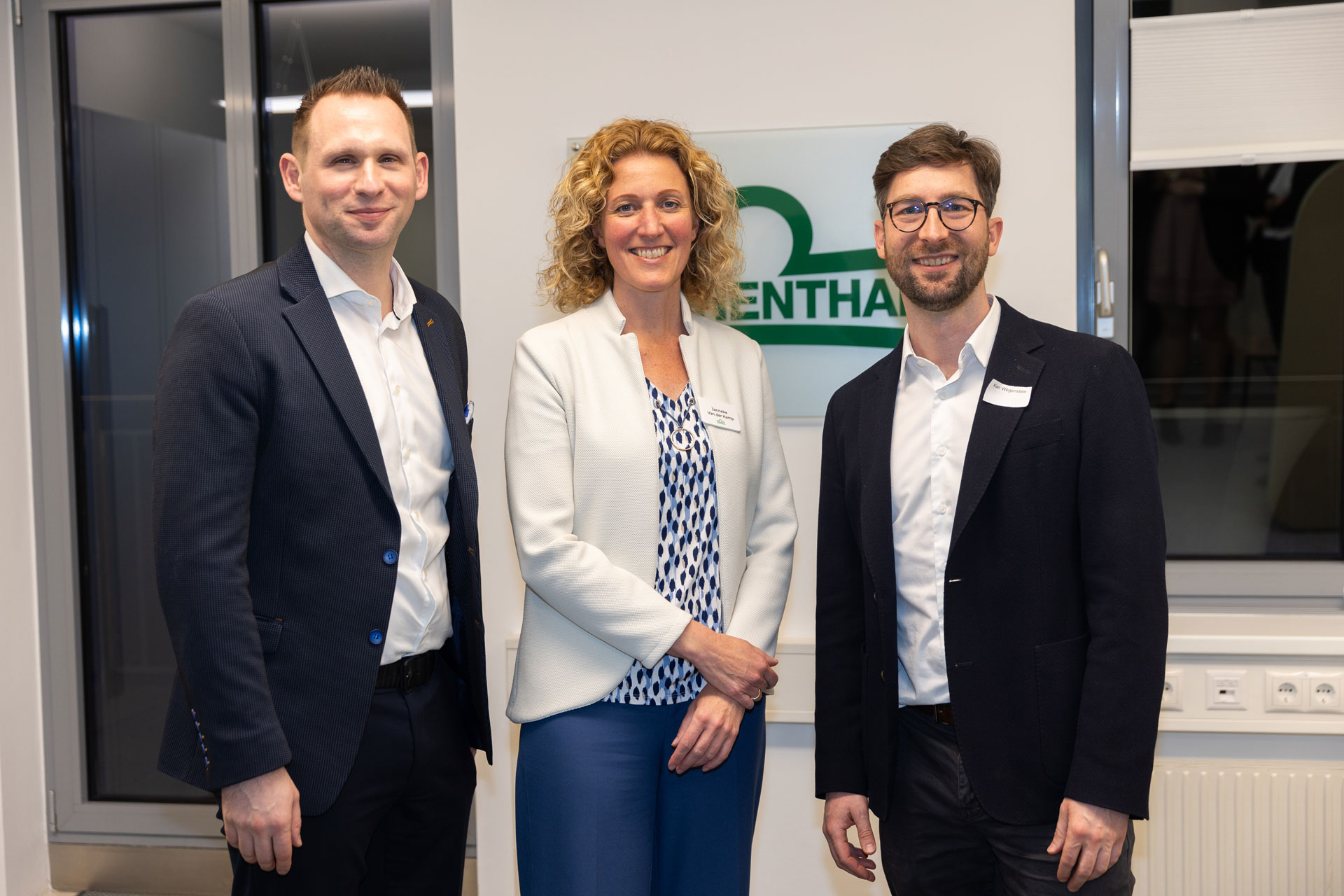 vrnl: Robert Sunjic, Head of DACH, Janneke van der Kamp, Chief Commercial Officer Grünenthal, Karl Wögenstein, Geschäftsführer Grünenthal Österreich bei der Einweihungsfeier der neuen Büros der Grünenthal Österreich GmbH